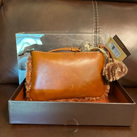 Patricia Nash Piedmont Sherpa Wristlet - Picture 2 of 6